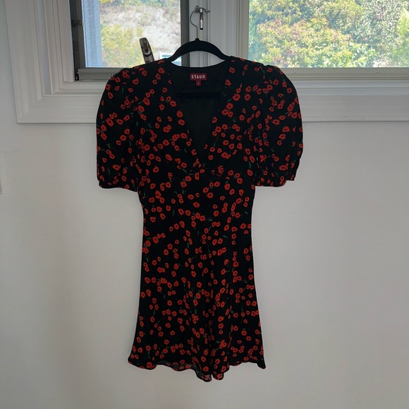 NWT Staud Milla Poppy Print Mini Dress Red & Black V-Neck Puff Sleeve - Picture 5 of 6